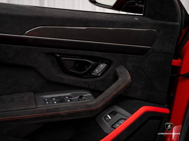 Used 2023 Lamborghini Urus Performante AWD/4WD image 29