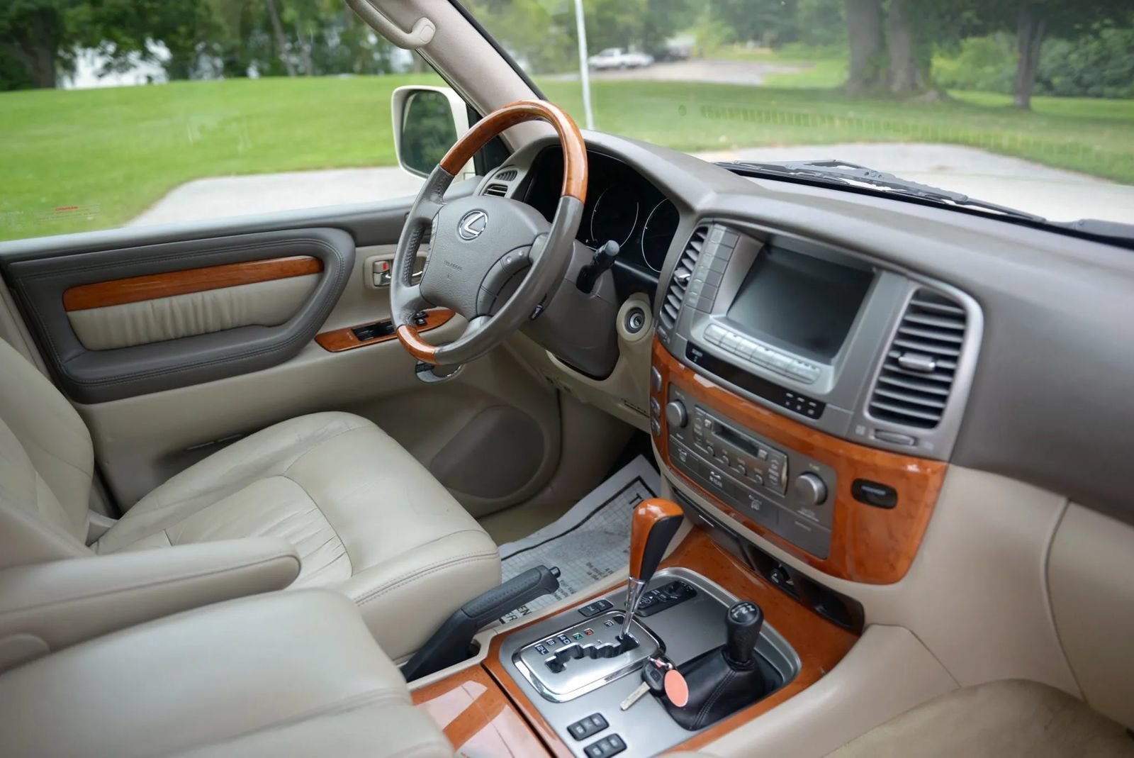 Used 2005 Lexus LX 470 4WD image 53