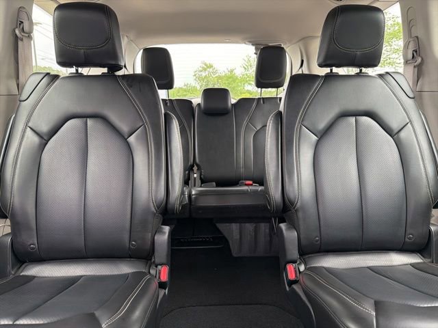 Used 2023 Chrysler Pacifica Touring-L FWD image 31