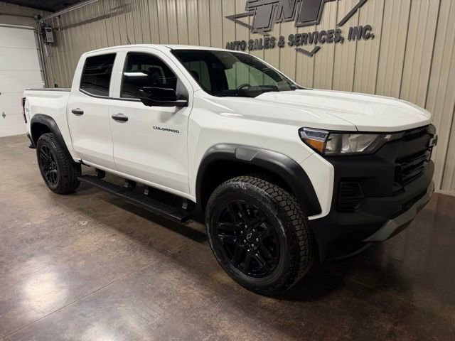 Used 2024 Chevrolet Colorado Trail Boss w/ Technology Package image 6