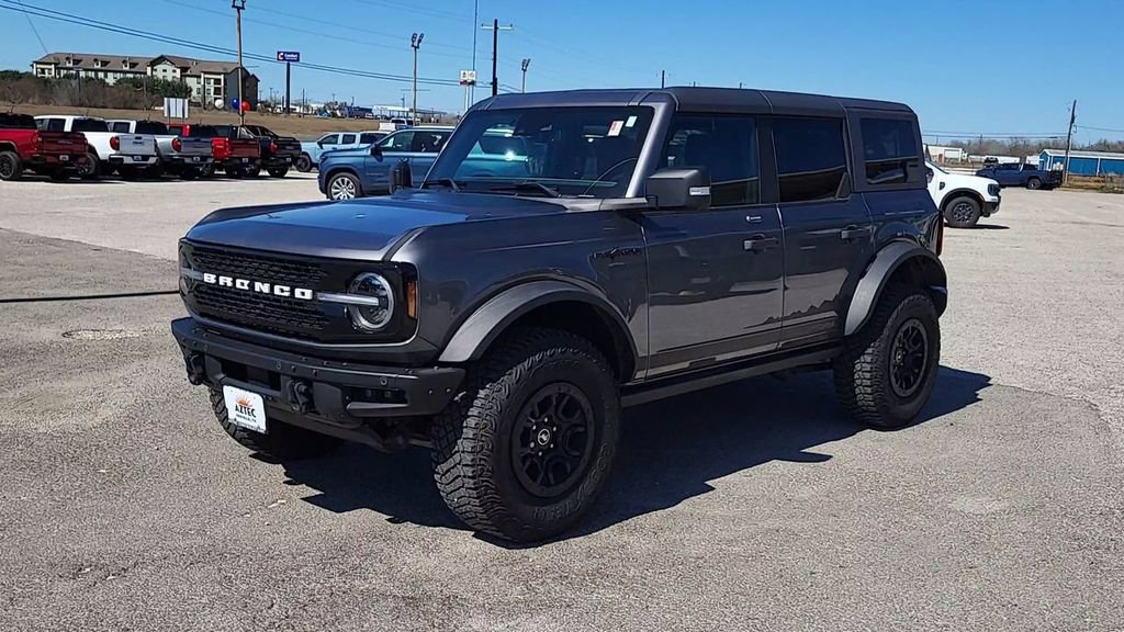 Used 2022 Ford Bronco Wildtrak image 3