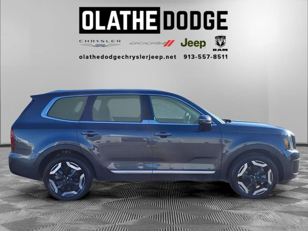 Used 2024 Kia Telluride S image 29