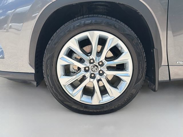 Used 2023 Toyota Highlander Limited AWD/4WD image 44