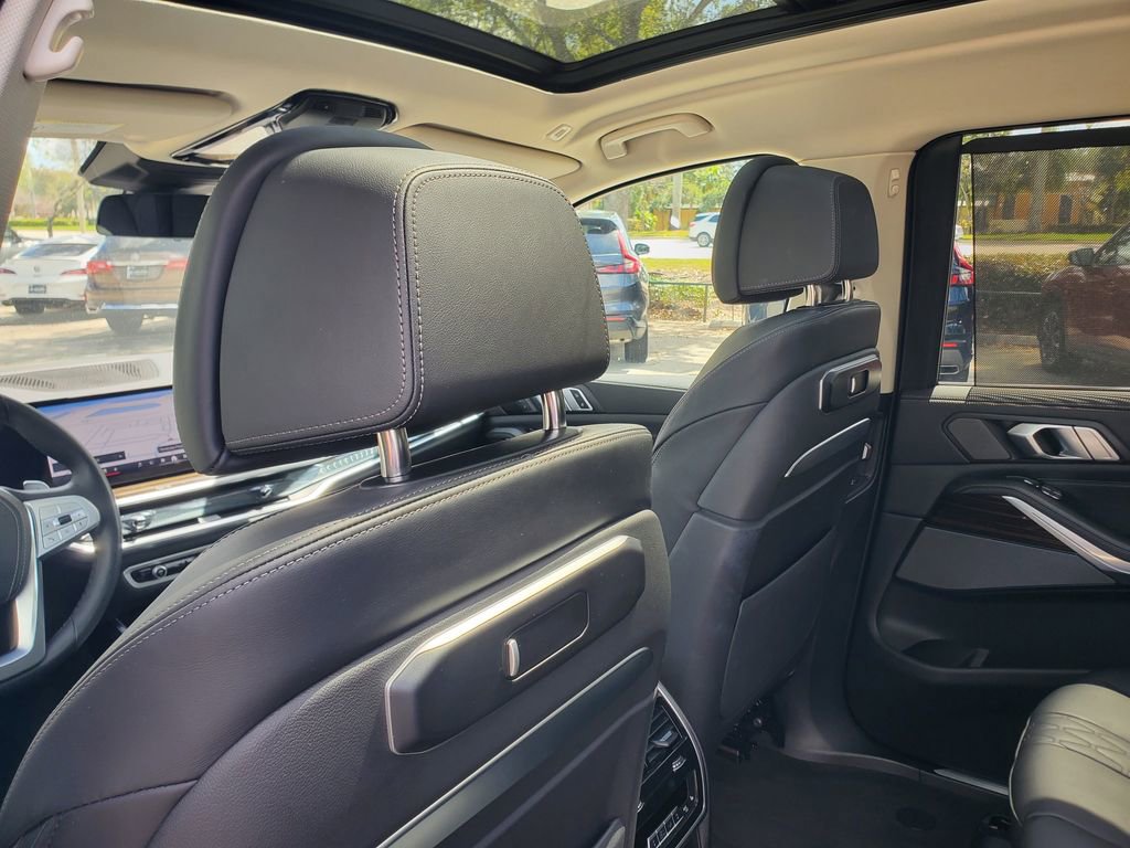 Used 2025 BMW X7 xDrive40i image 12