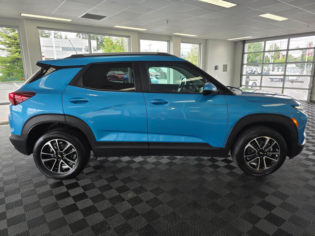 Used 2025 Chevrolet TrailBlazer LT AWD/4WD image 6