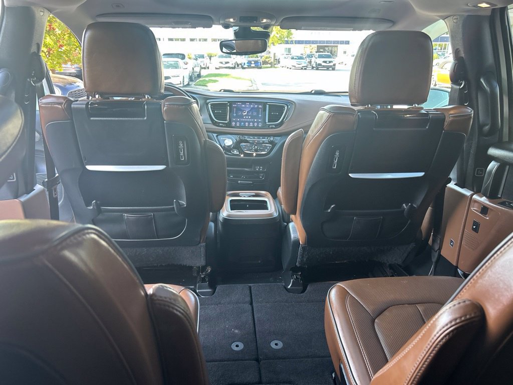 Used 2019 Chrysler Pacifica Limited w/ Advanced Safetytec Group FWD image 27