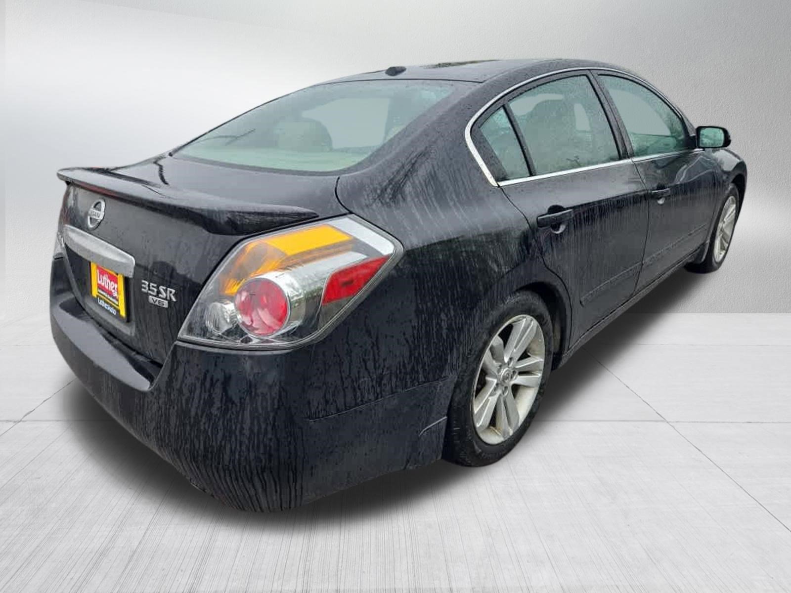 Used 2012 Nissan Altima 3.5 SR w/ Sport Pkg FWD image 3