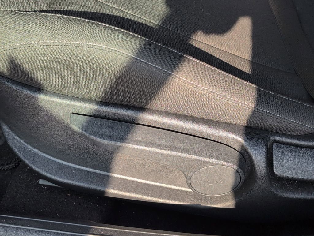 Used 2024 Hyundai Elantra SEL FWD image 15
