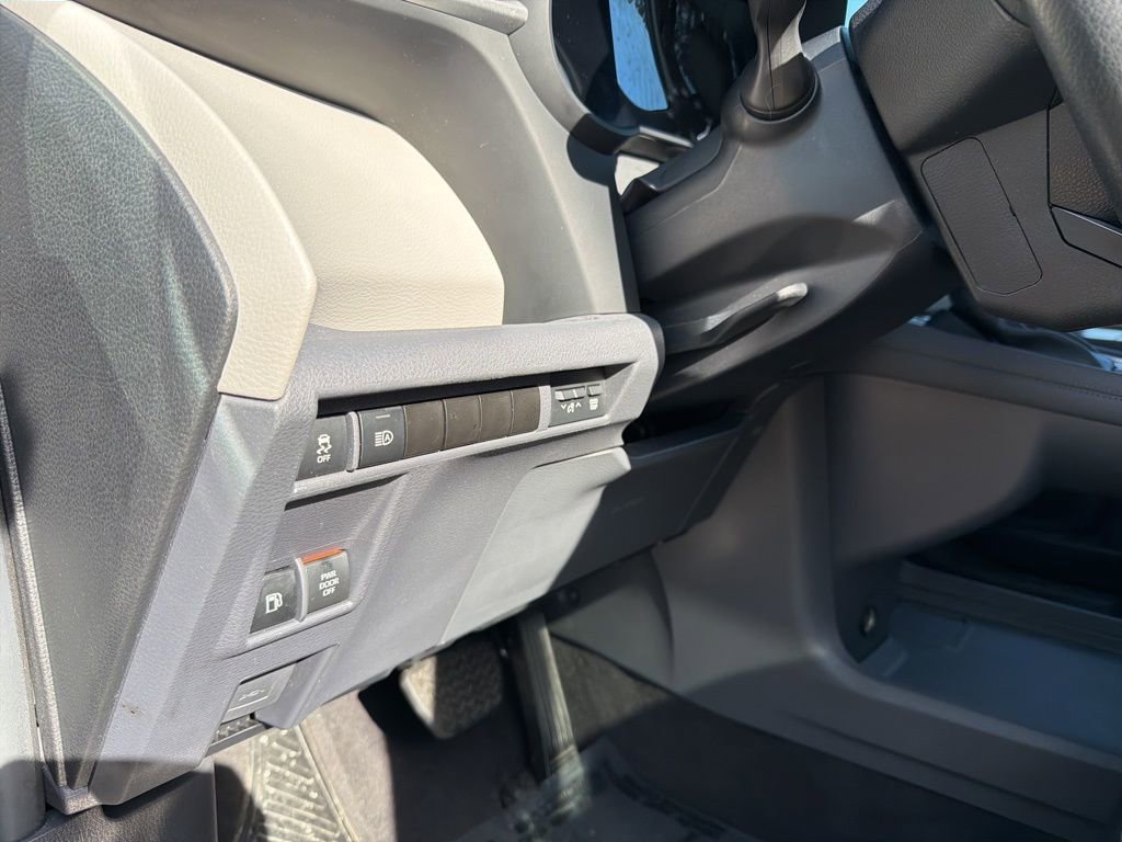 Used 2024 Toyota Sienna XLE image 15
