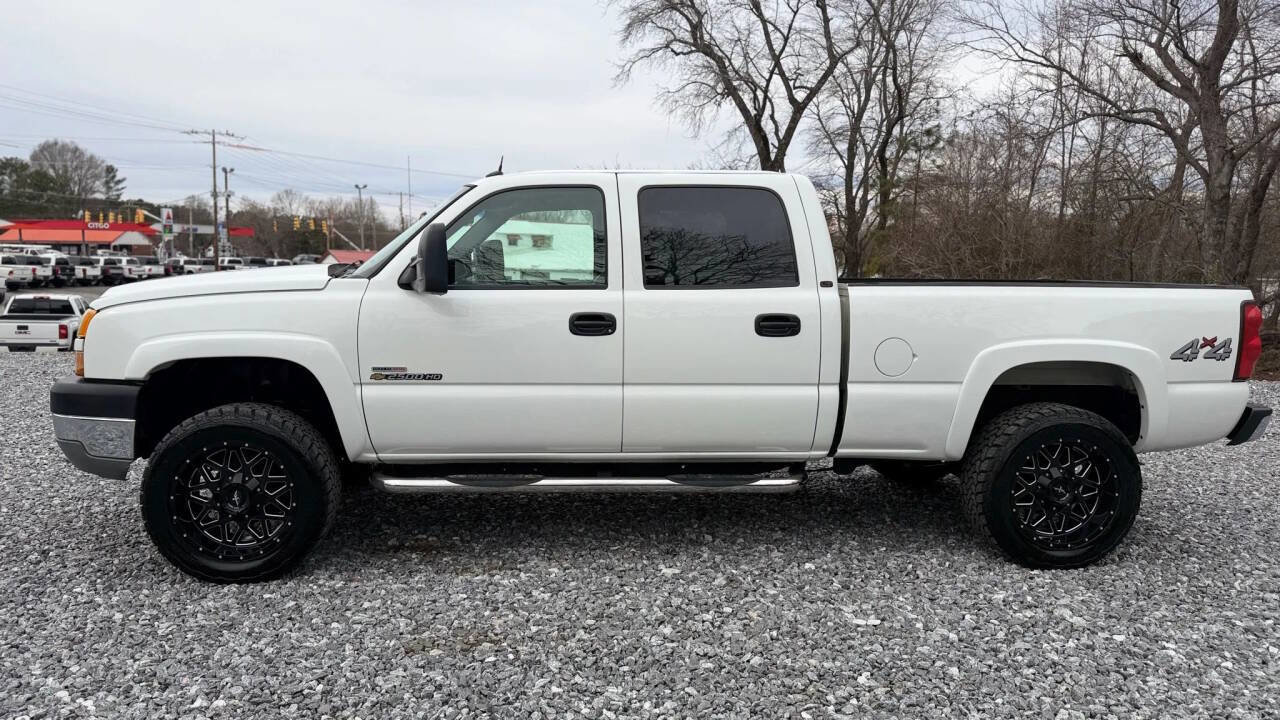 Used 2005 Chevrolet Silverado 2500 LT w/ Heavy-Duty Power Package image 4