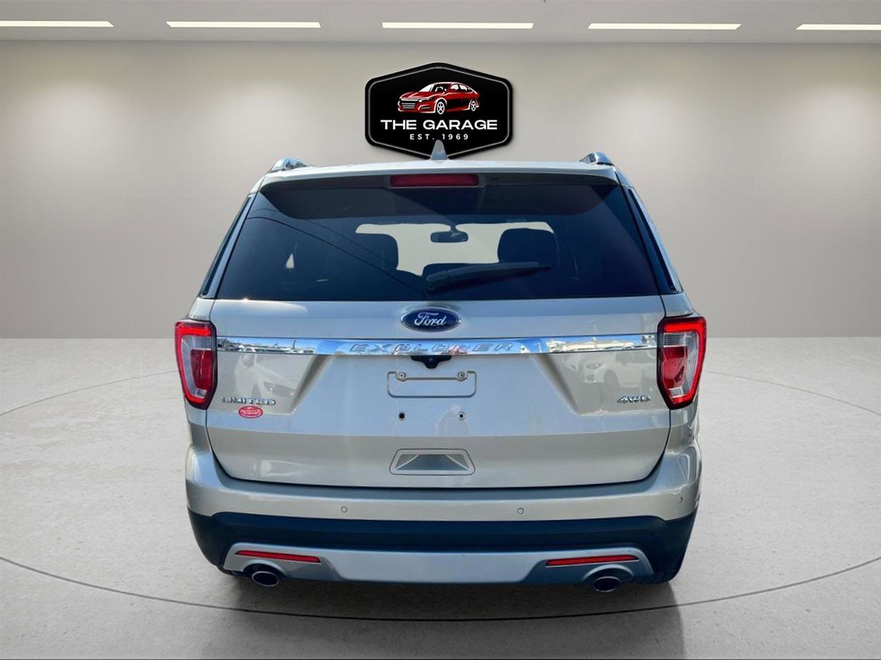 Used 2017 Ford Explorer Limited image 4