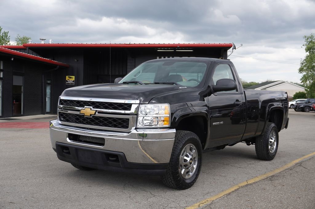 Used 2014 Chevrolet Silverado 2500 W/T w/ Snow Plow Prep Package AWD/4WD image 3