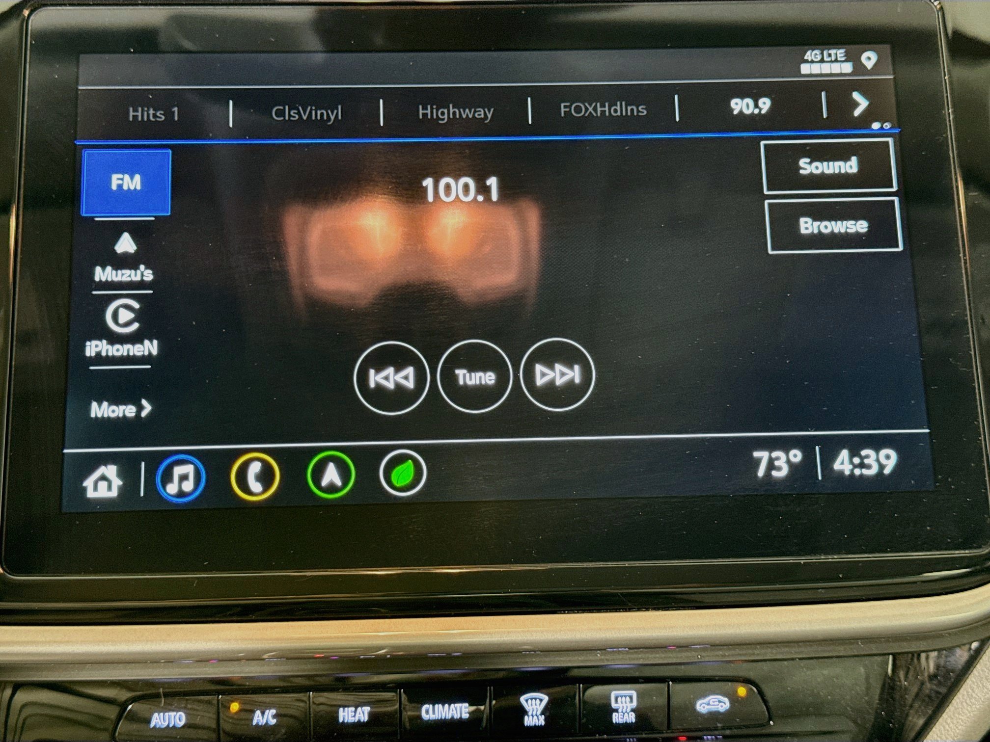 Used 2023 Chevrolet Bolt EUV Premier w/ Sun & Sound Package FWD image 17