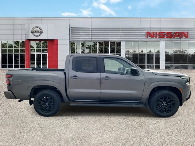 Used 2023 Nissan Frontier SV w/ Midnight Edition Package image 3