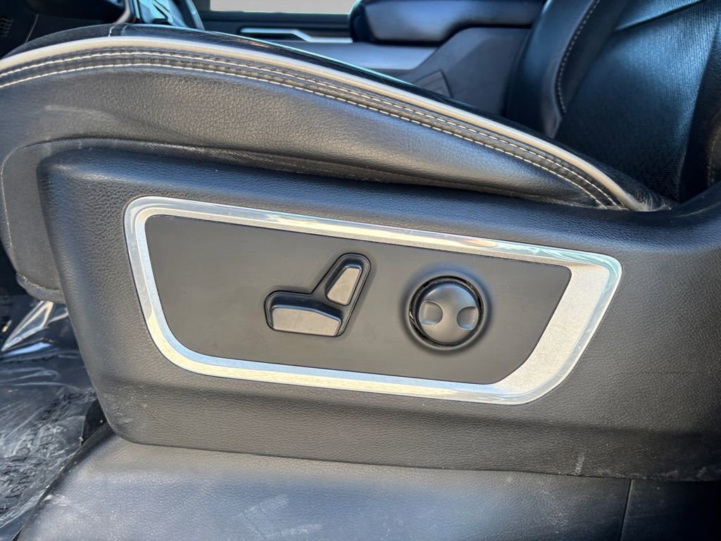 Used 2012 Dodge Grand Caravan SXT FWD image 15