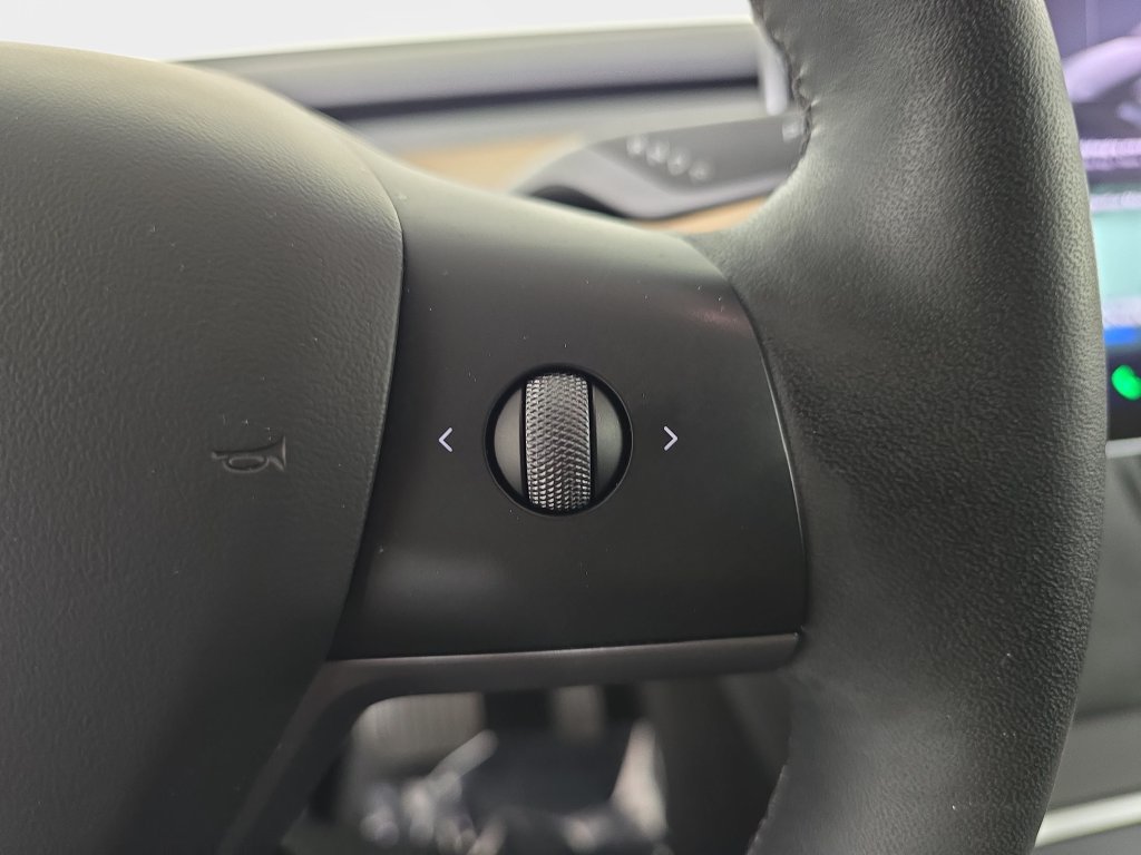 Used 2023 Tesla Model Y Long Range AWD/4WD image 21