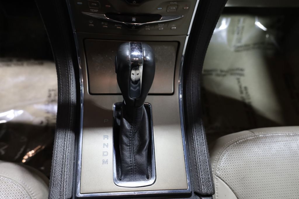 Used 2011 Lincoln MKX 2WD w/ Wood Pkg image 24