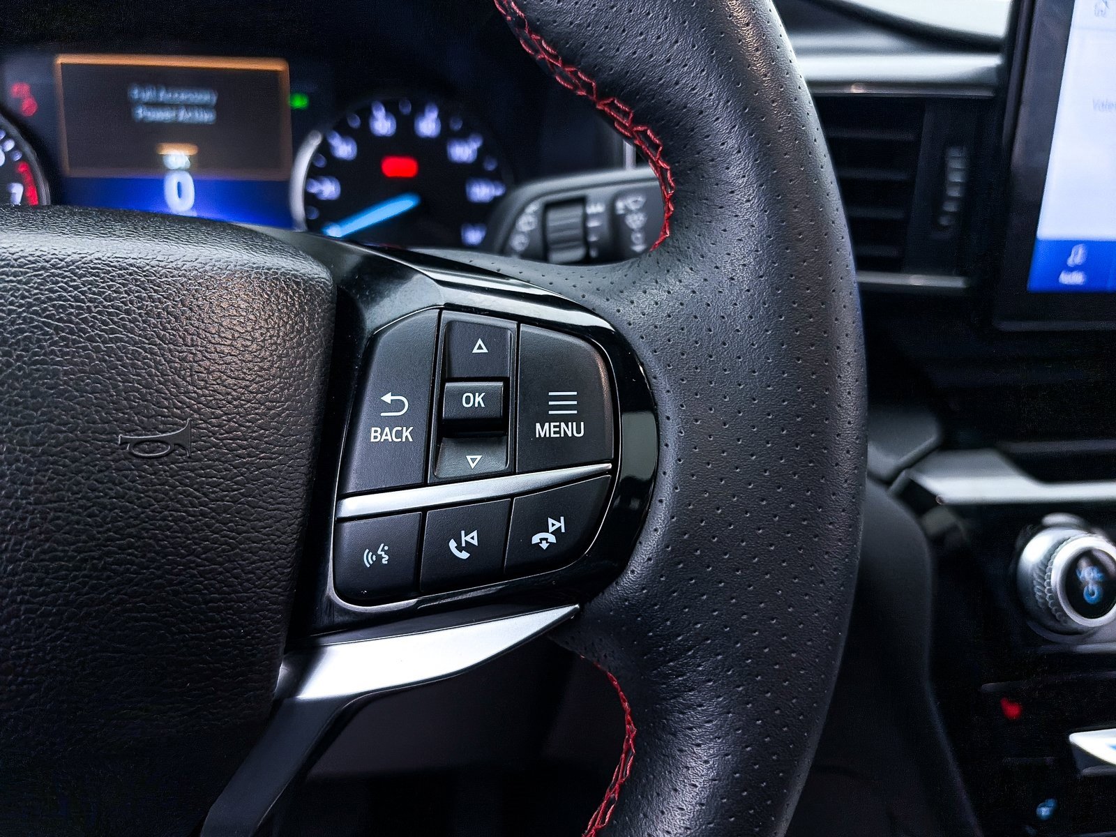 Used 2023 Ford Explorer ST-Line w/ Class IV Trailer Tow Package image 33