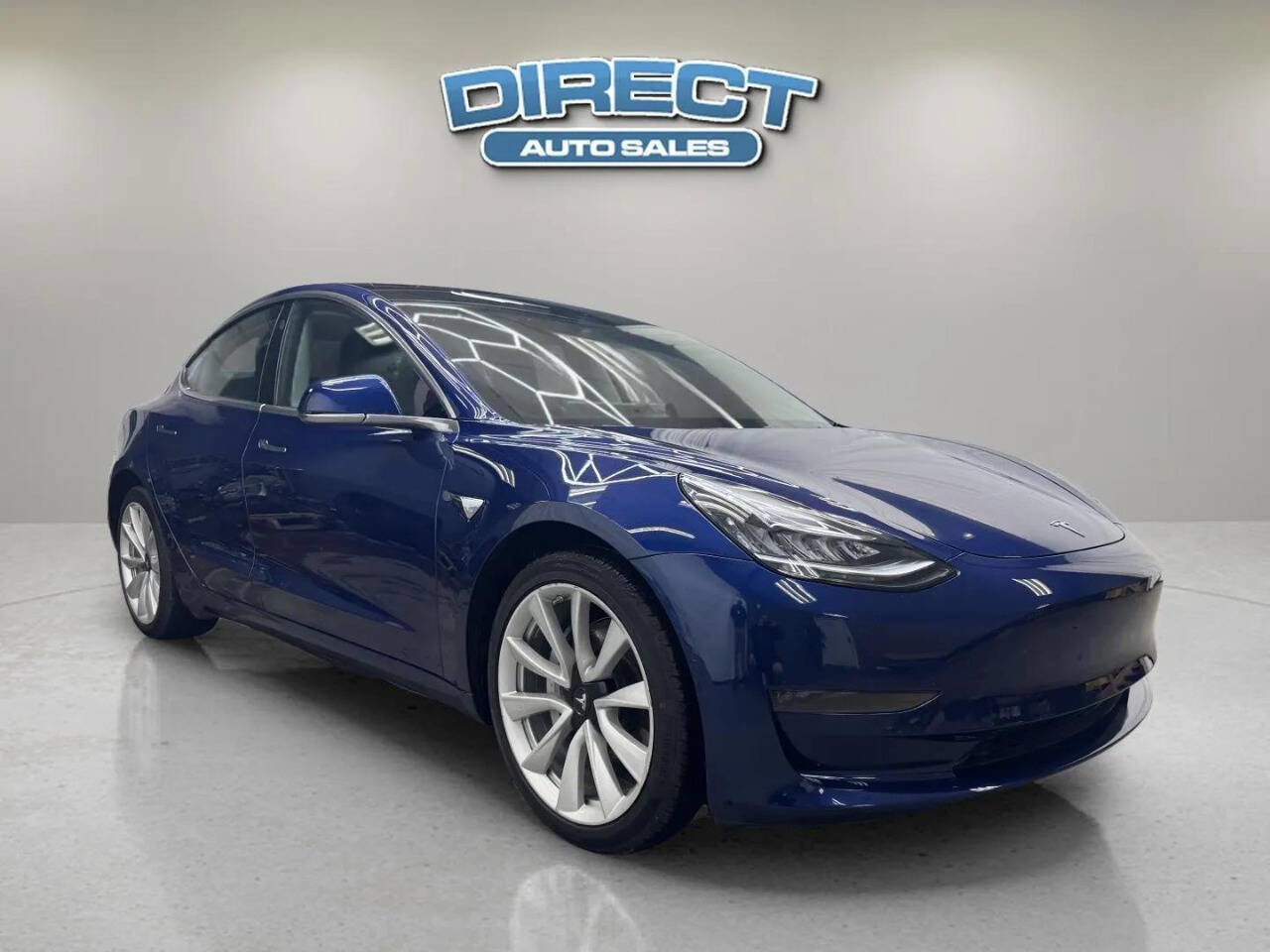 Used 2019 Tesla Model 3 Standard Range Plus image 1