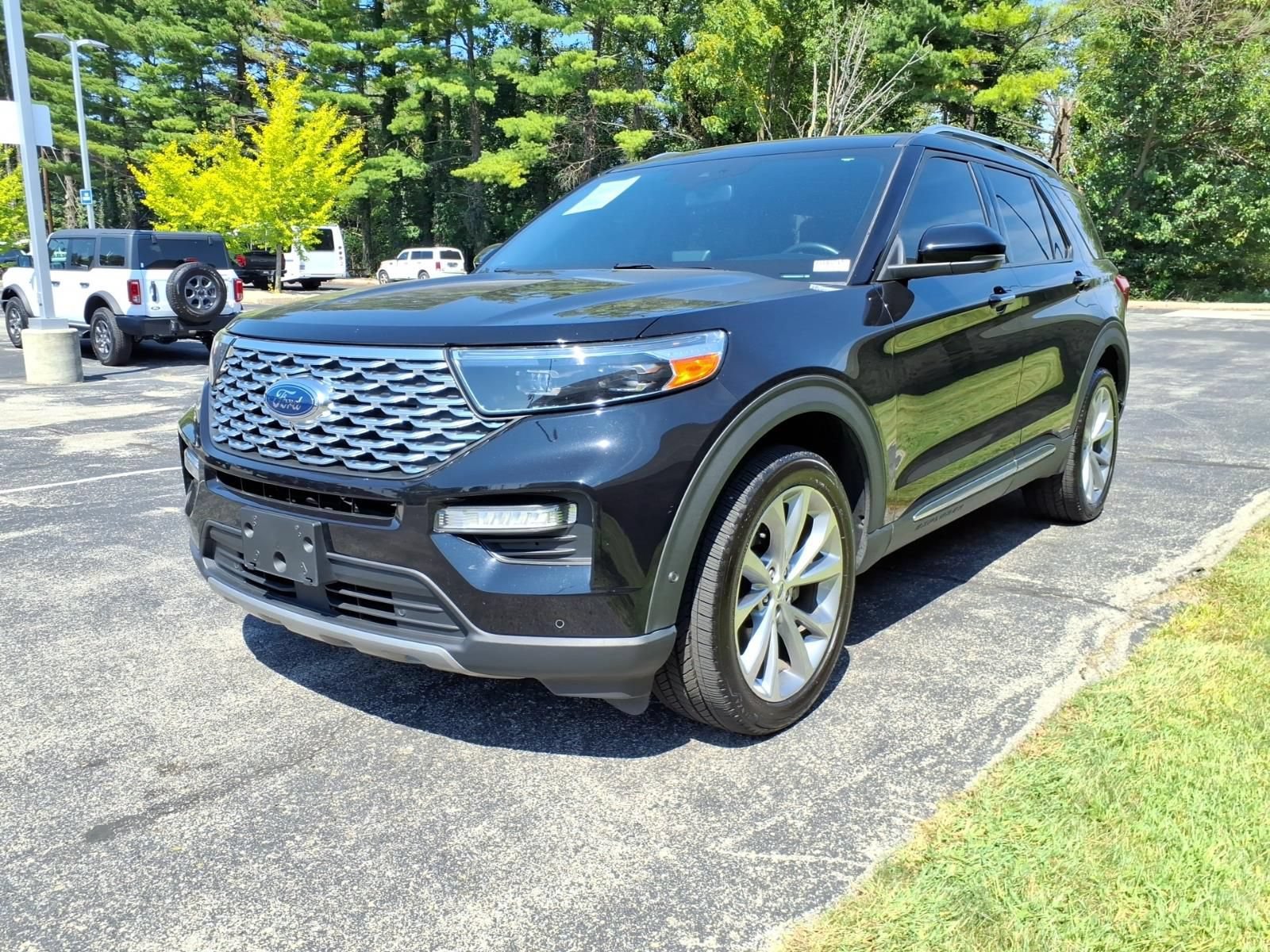 Used 2021 Ford Explorer Platinum w/ Equipment Group 601A AWD/4WD image 4