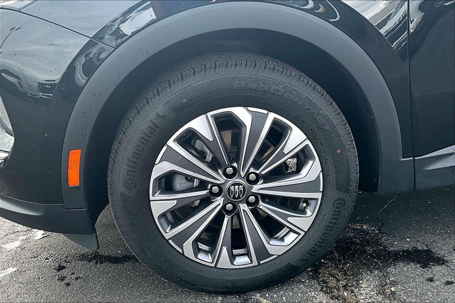 Used 2025 Buick Envision Preferred AWD/4WD image 9