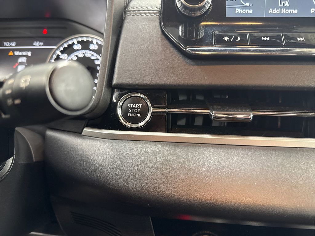 Used 2024 Mitsubishi Outlander SE image 30