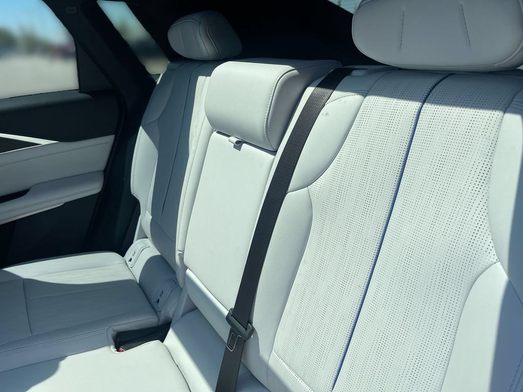 Certified 2024 Cadillac Lyriq Luxury AWD/4WD image 27