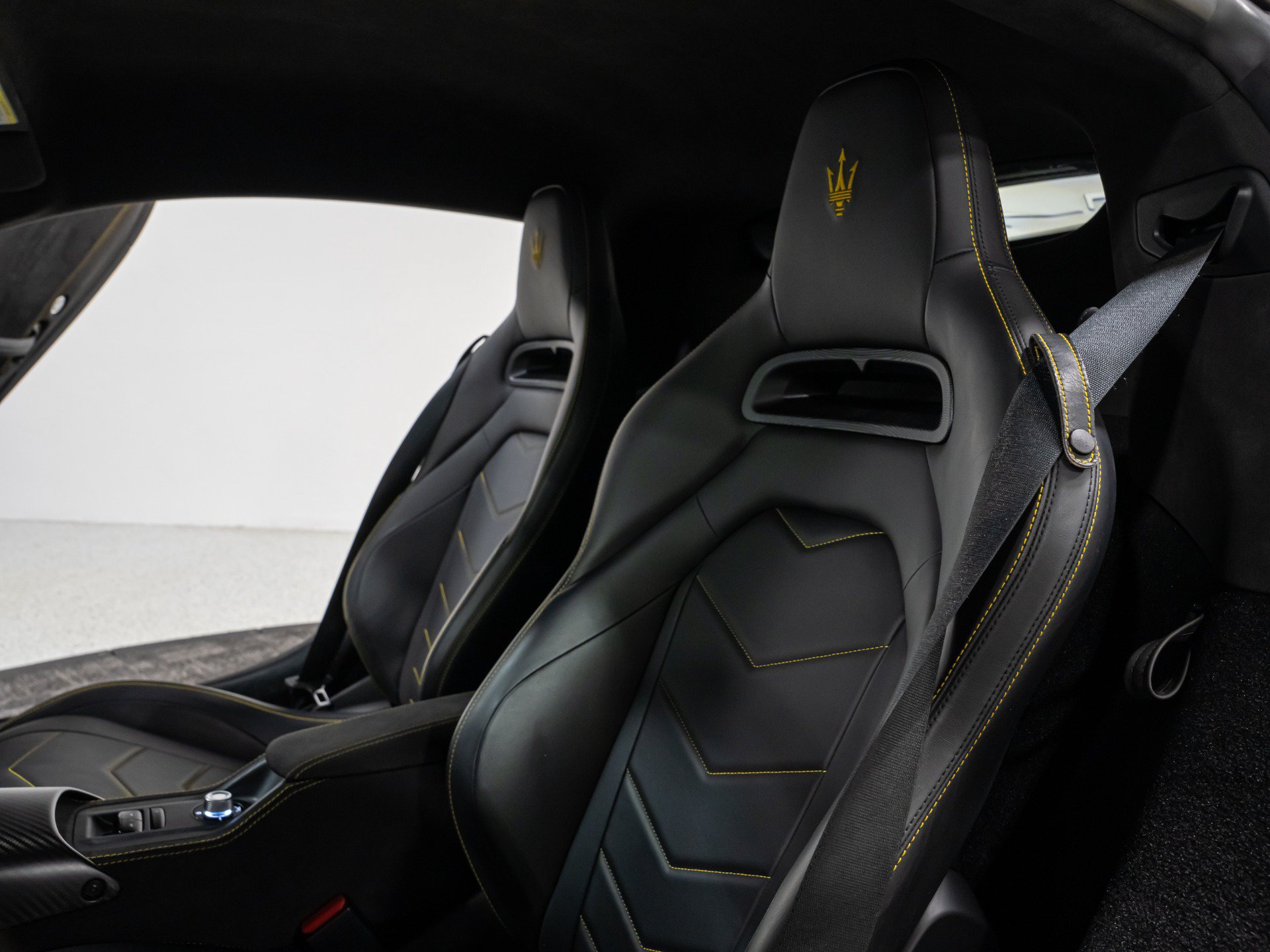 Used 2022 Maserati MC20 Coupe RWD image 42