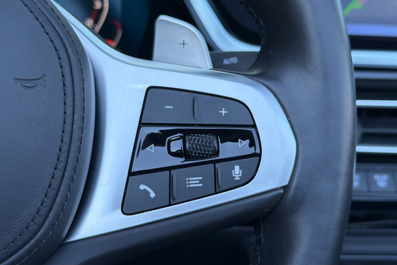 Used 2022 BMW Z4 M40i w/ Premium Package image 31