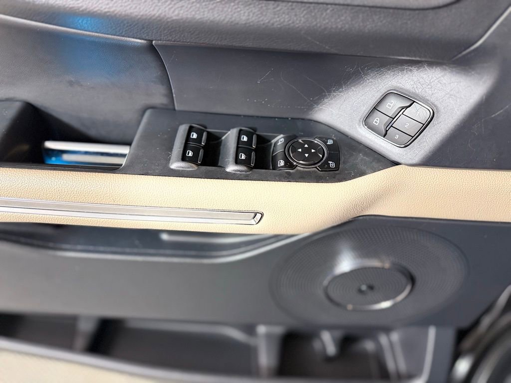 Used 2023 Ford Expedition Limited image 16