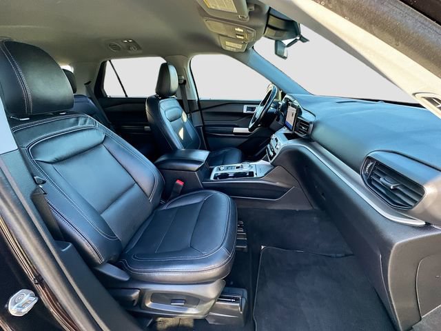 Used 2021 Ford Explorer XLT image 28