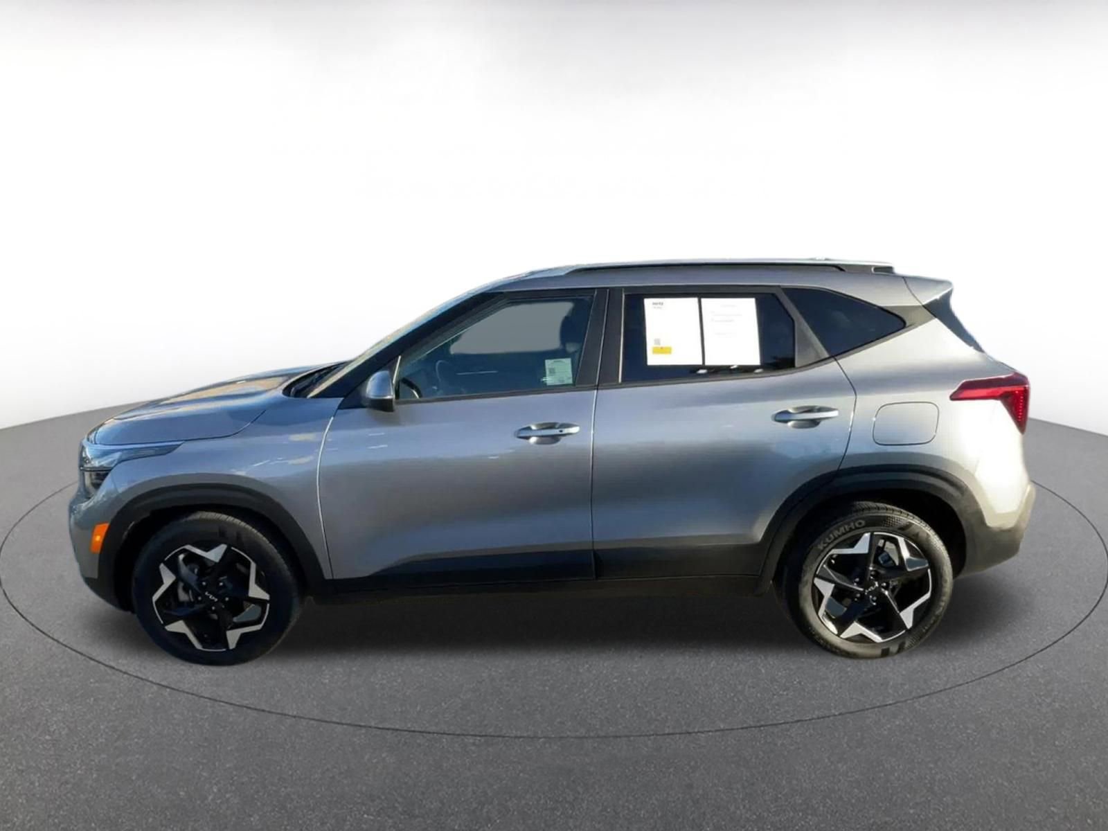 Used 2025 Kia Seltos S image 9