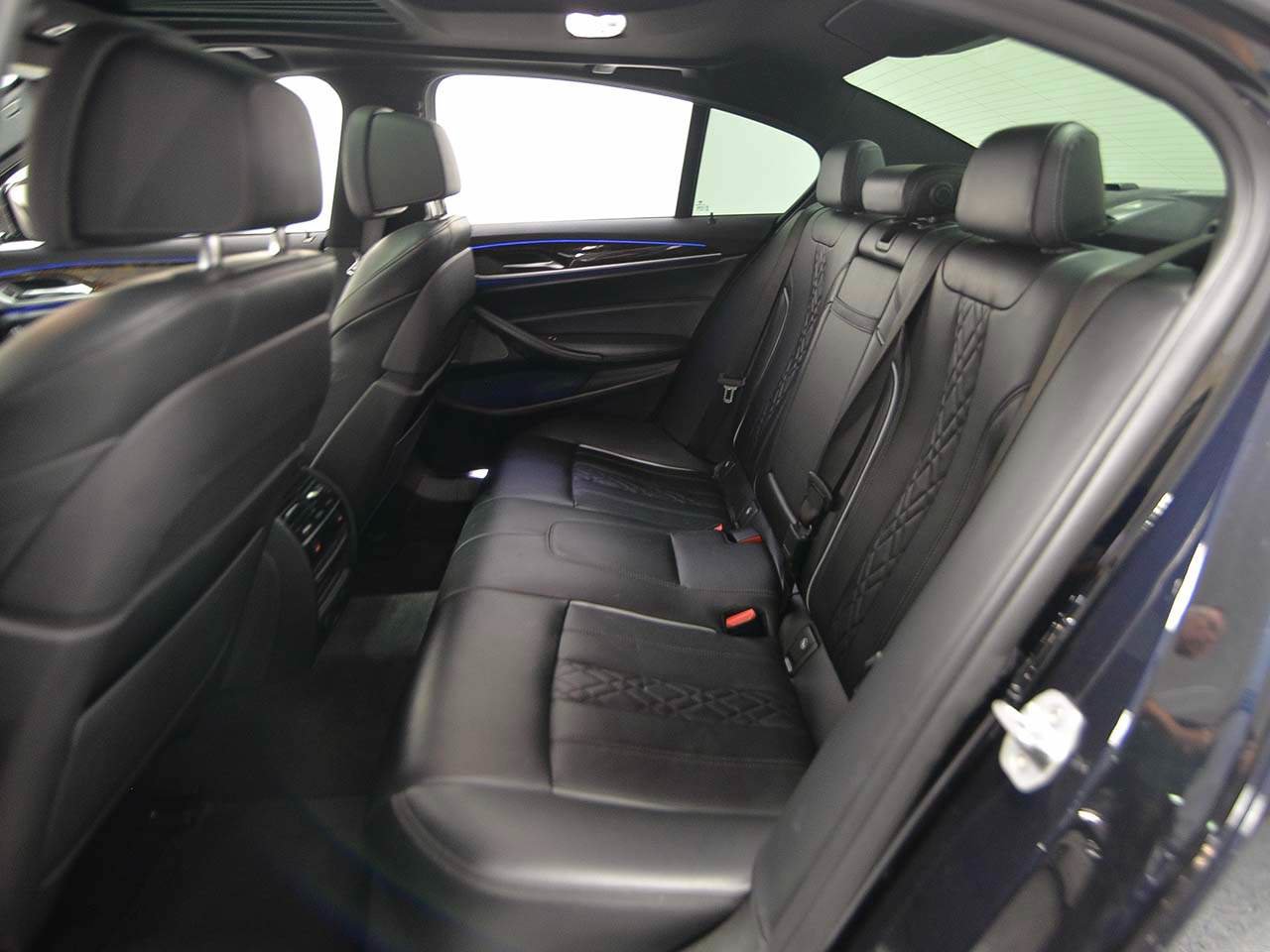Used 2018 BMW M550i xDrive AWD/4WD image 11