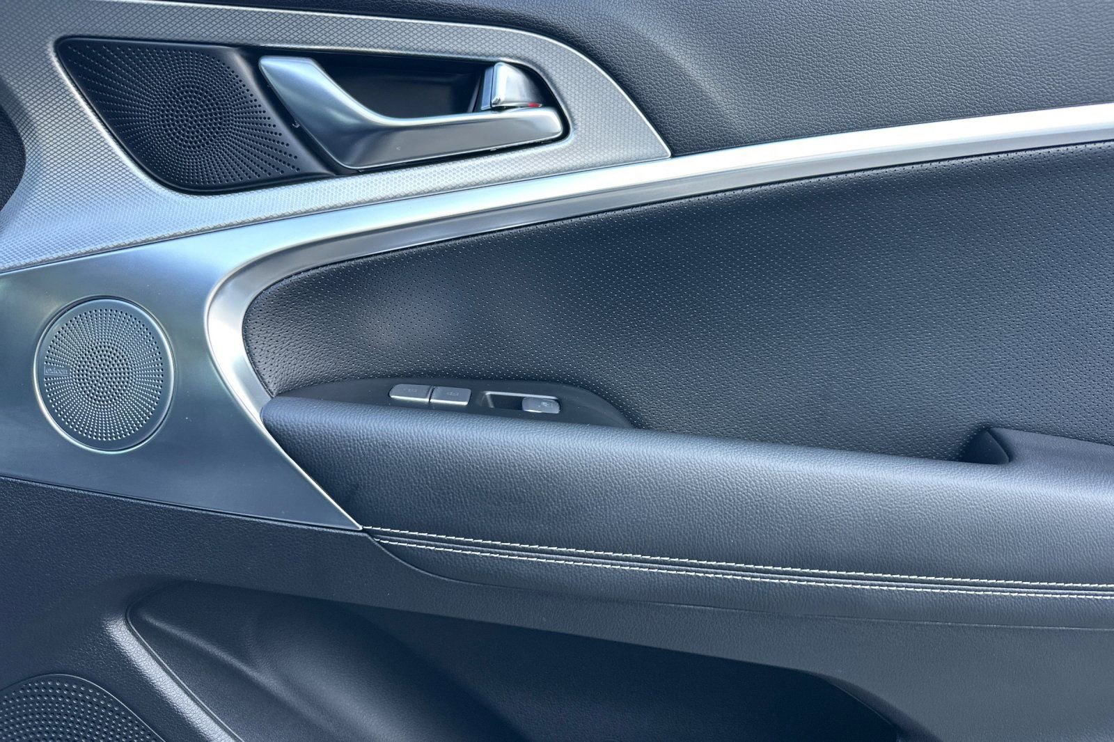 Used 2026 Genesis G70 2.5T Prestige image 20