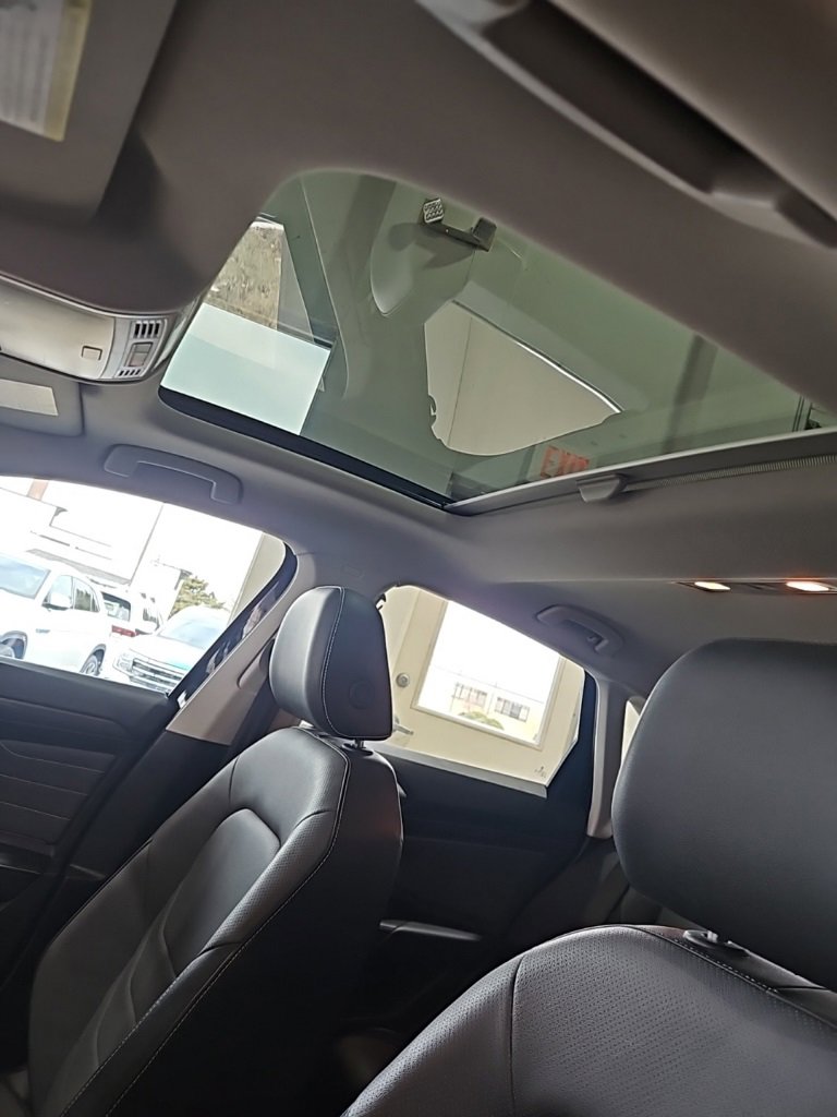 Used 2025 Volkswagen Jetta SEL image 28