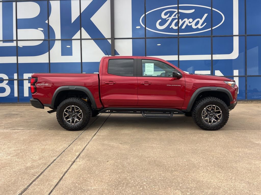 Used 2025 Chevrolet Colorado ZR2 AWD/4WD image 9