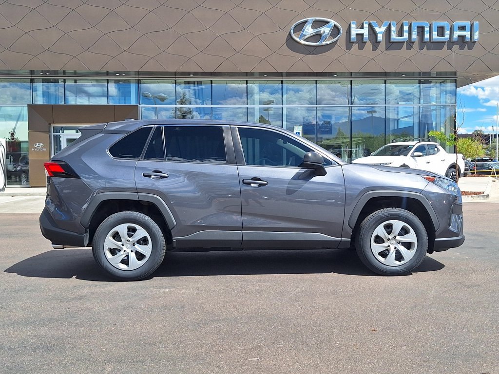 Used 2022 Toyota RAV4 LE w/ Carpet Mat Package (TMS) AWD/4WD image 2