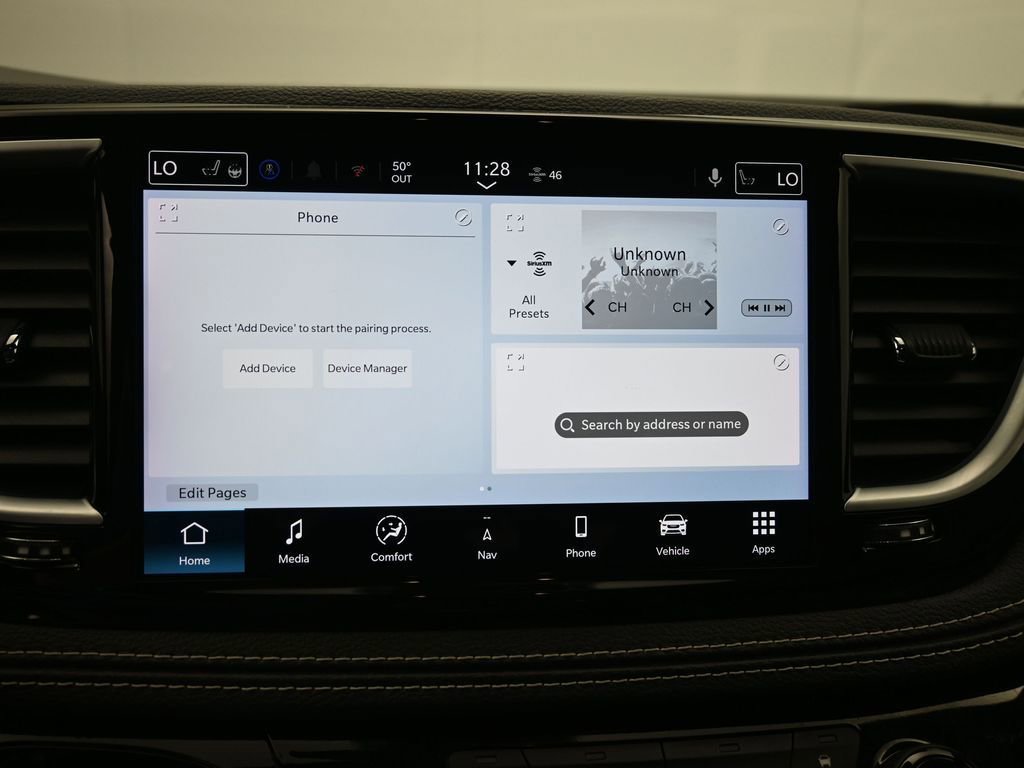 Used 2025 Chrysler Pacifica Limited image 11