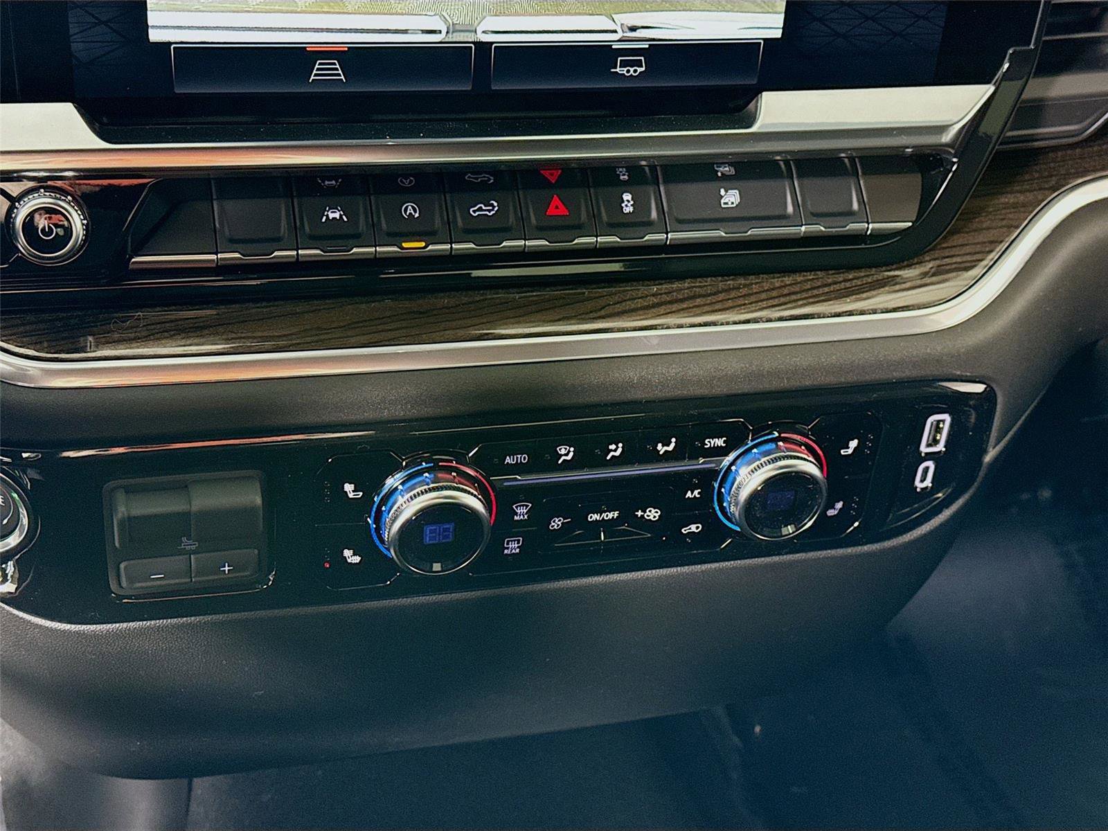 New 2026 GMC Sierra 1500 Elevation image 11