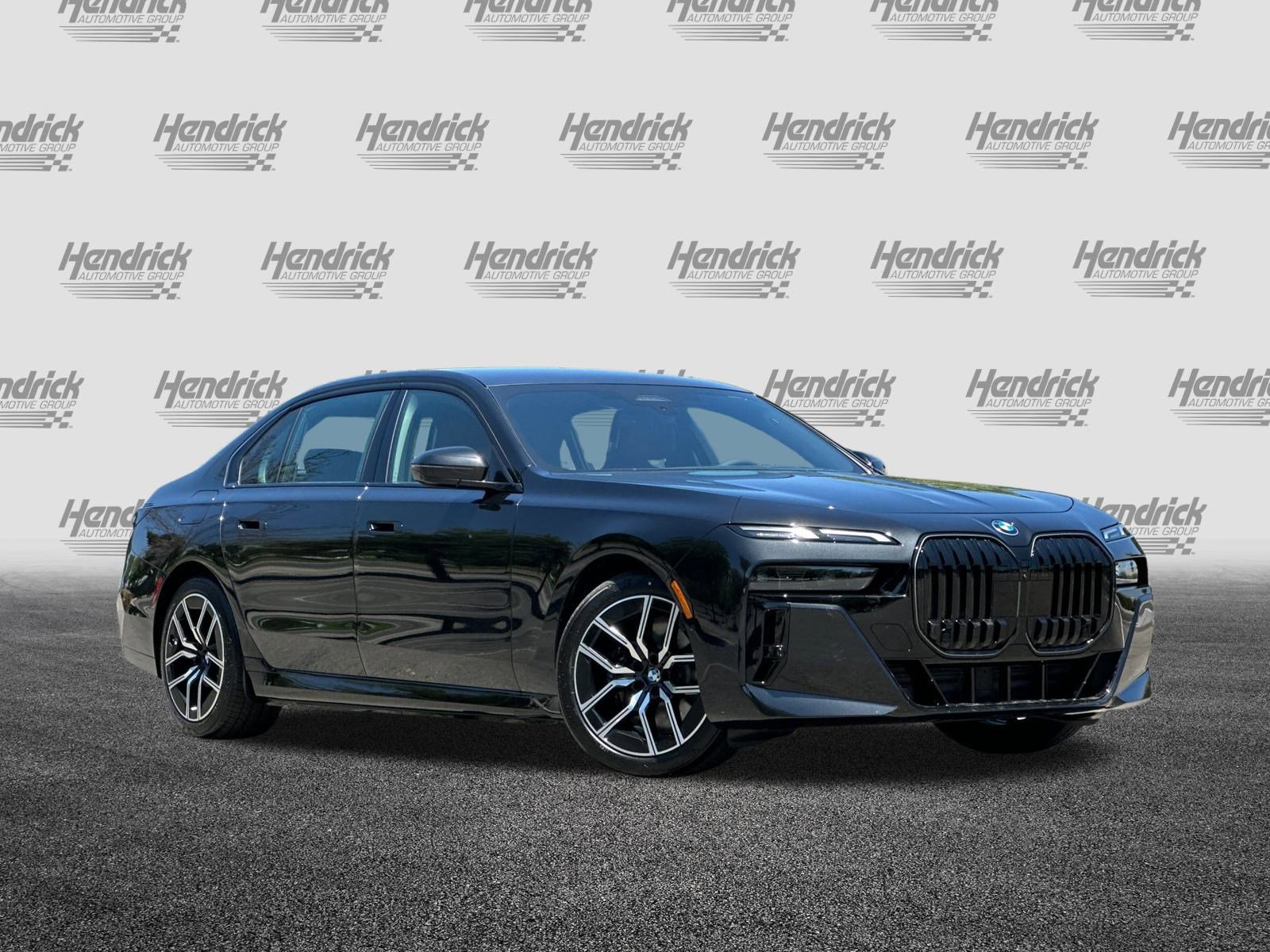 New 2025 BMW 750e xDrive w/ Premium Package image 2