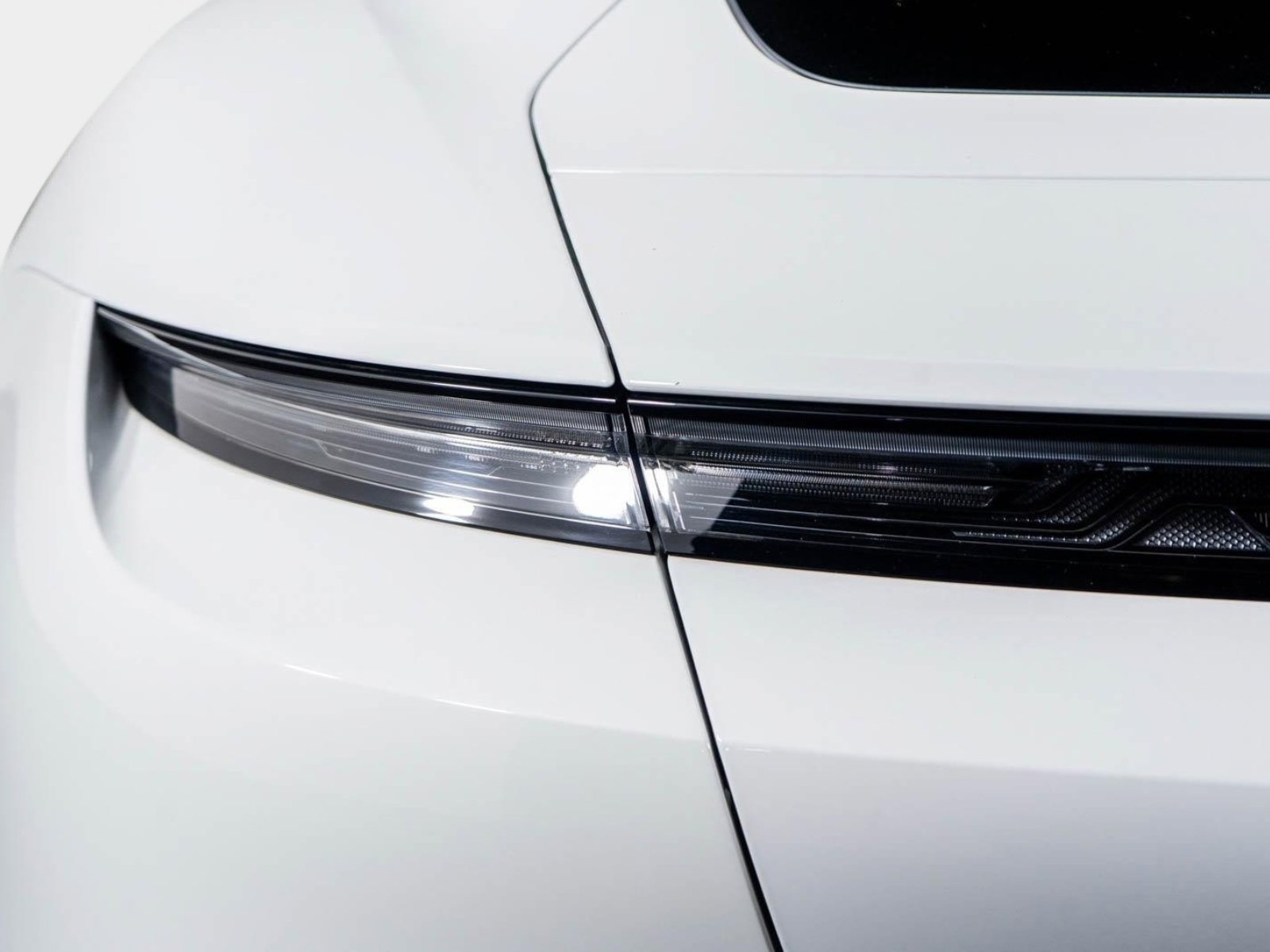 Used 2024 Porsche Taycan GTS w/ Premium Package (P6U) image 19