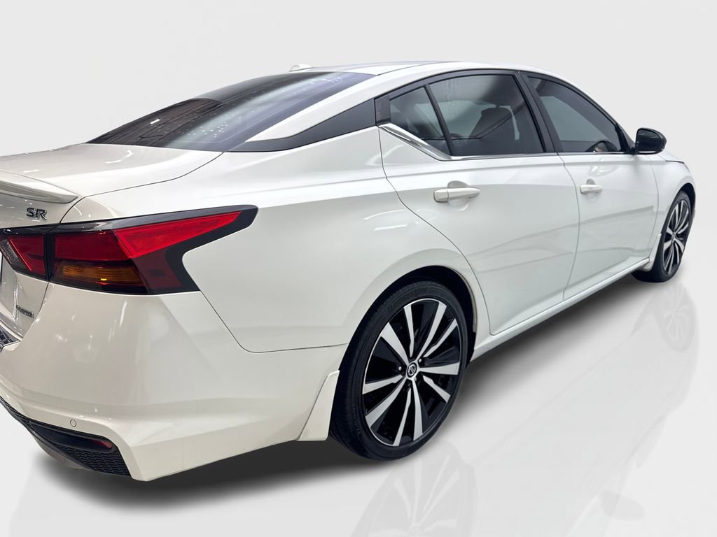 Used 2022 Nissan Altima 2.0 SR FWD image 12