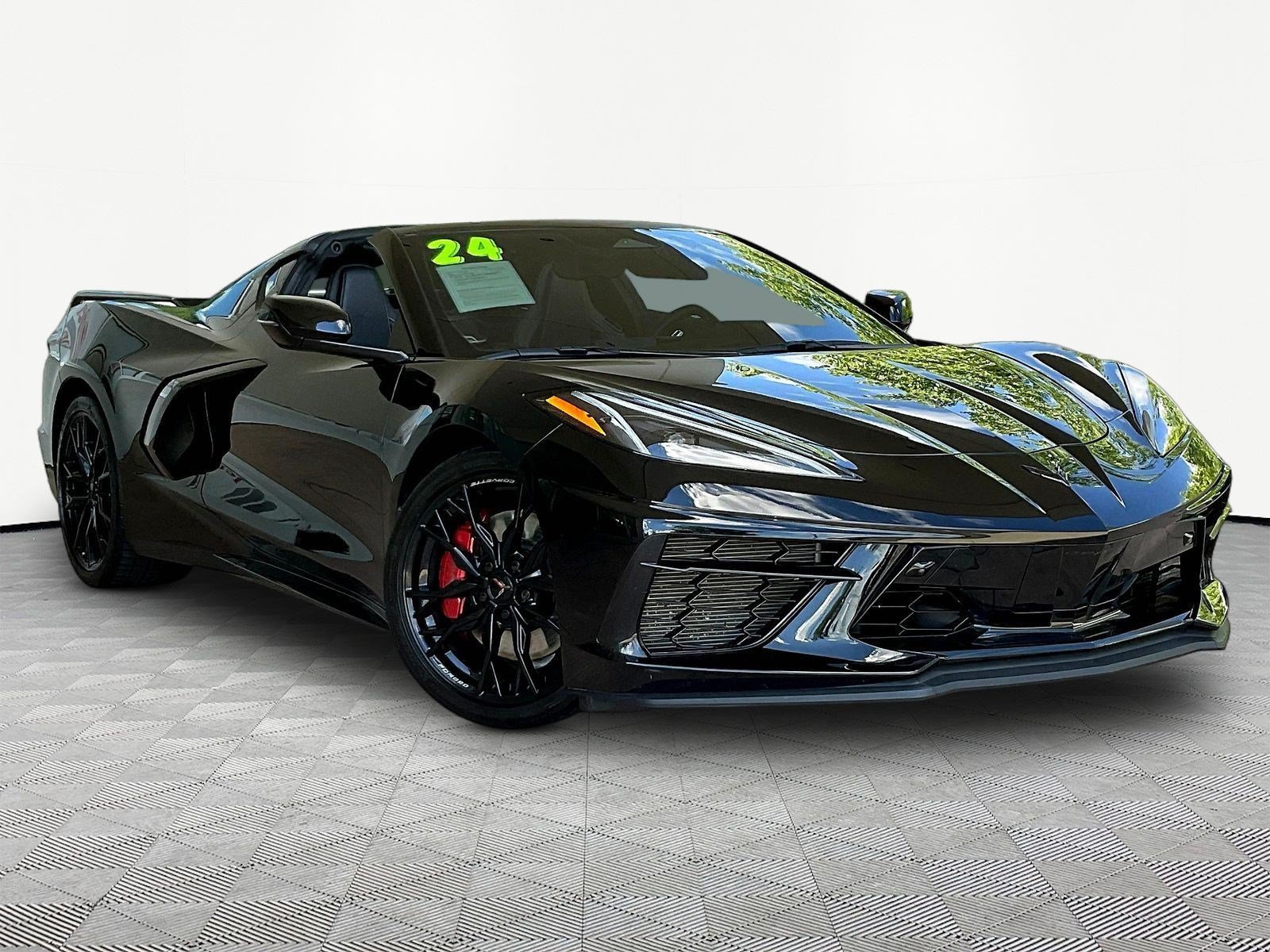 Used 2024 Chevrolet Corvette Stingray Preferred Cpe w/ Z51 Performance Package RWD image 3
