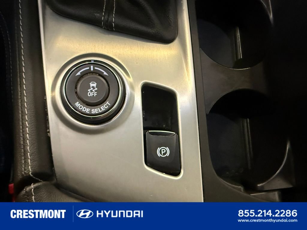 Used 2017 Chevrolet Corvette Stingray Coupe w/ Carbon Flash Badge Package image 33