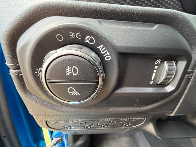 Used 2024 Jeep Gladiator Rubicon AWD/4WD image 15