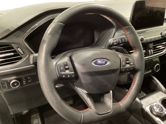 Used 2025 Ford Escape ST-Line Select AWD/4WD image 30