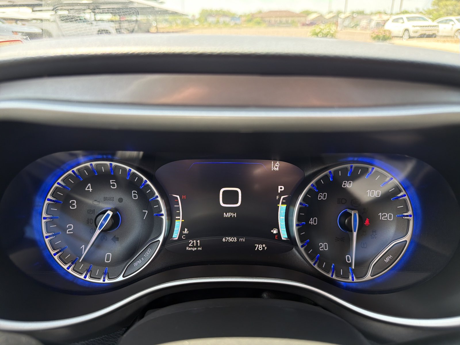 Used 2023 Chrysler Pacifica Touring-L FWD image 23