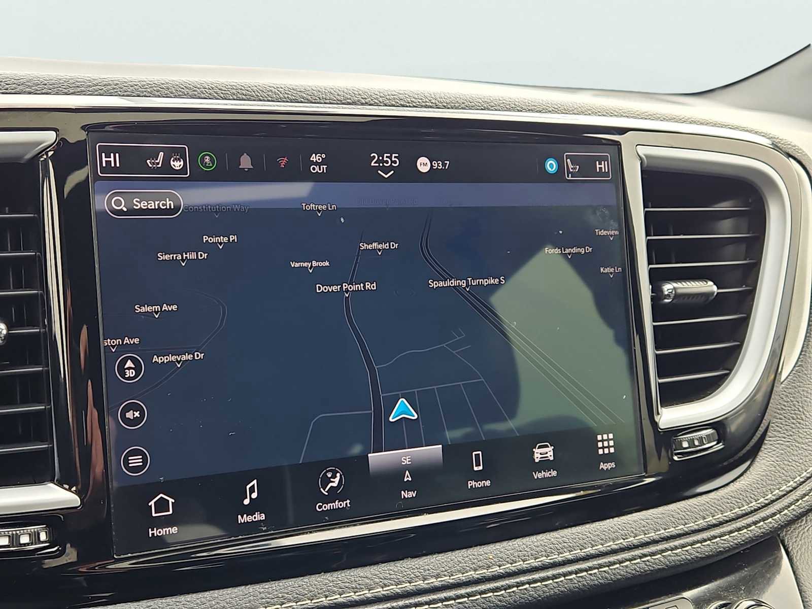 Used 2024 Chrysler Pacifica Premium image 17