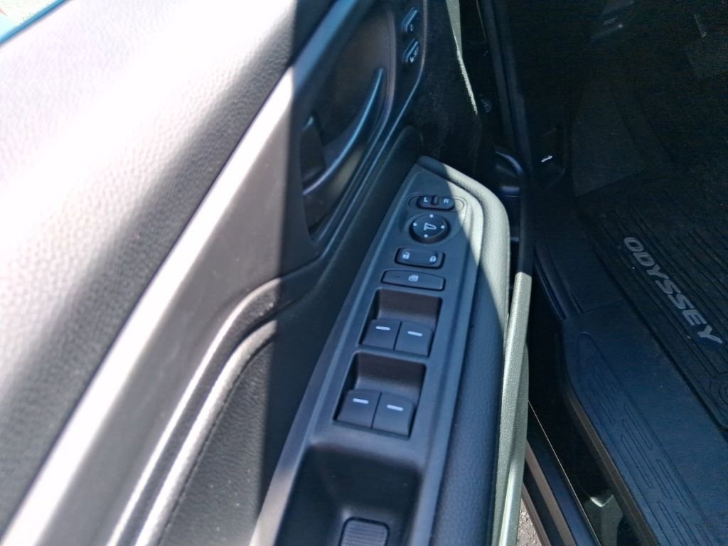 Used 2025 Honda Odyssey EX-L image 9