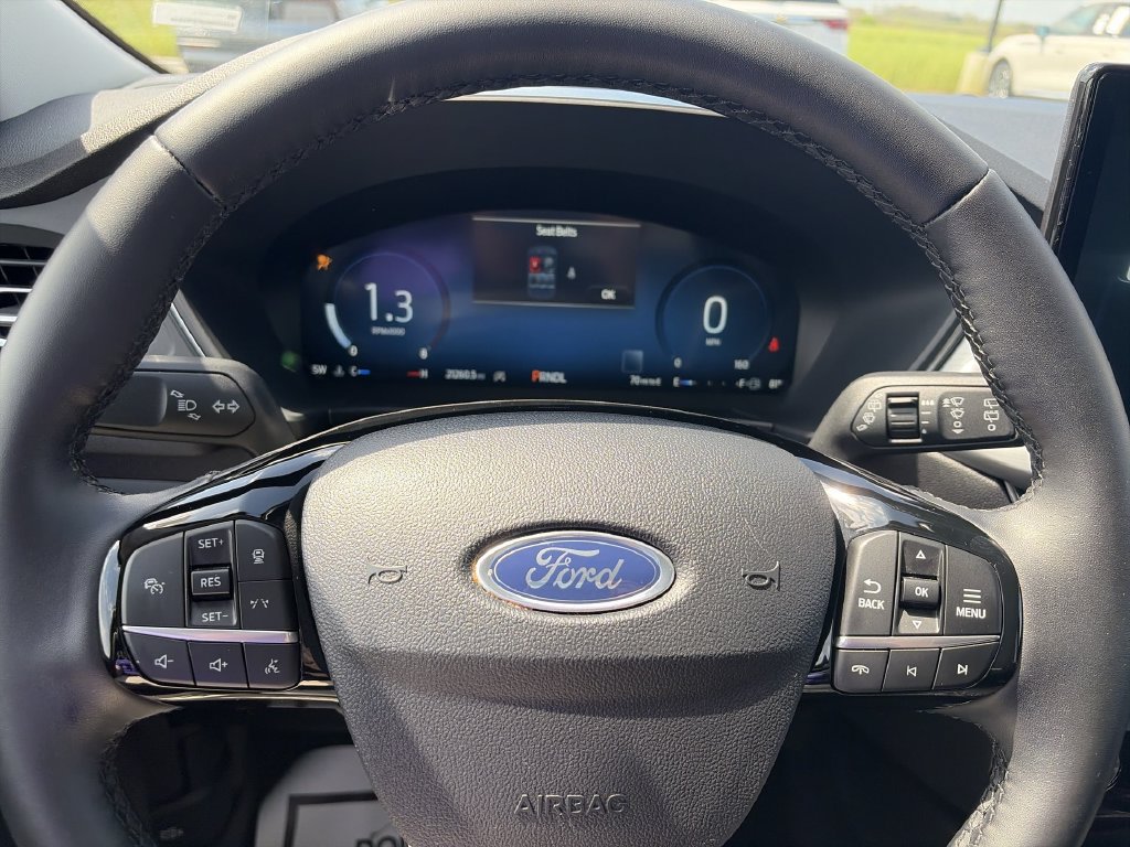 Used 2025 Ford Escape Platinum AWD/4WD image 14